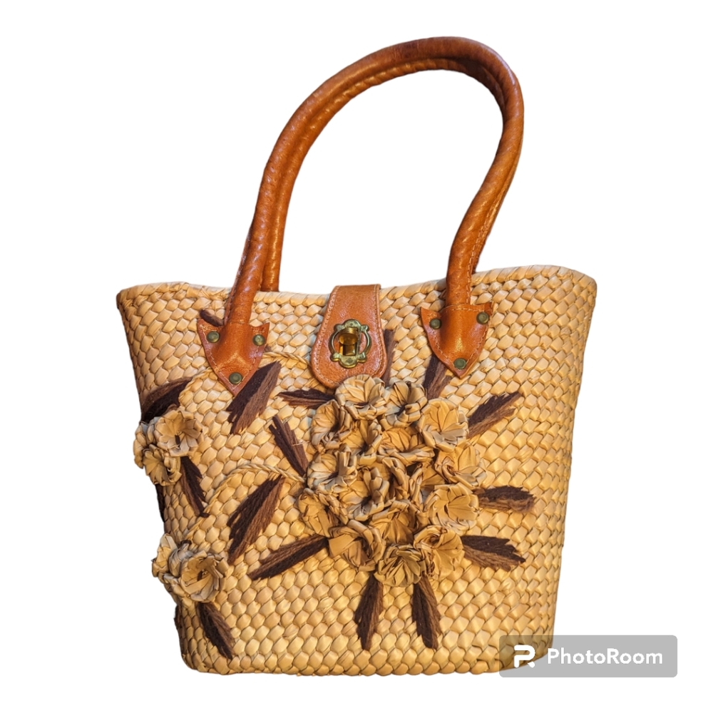 VINTAGE Woven Straw Floral Handbag Purse with Yarn Embroidery